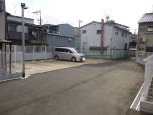 塩川モータープール【コの字型駐車場】 